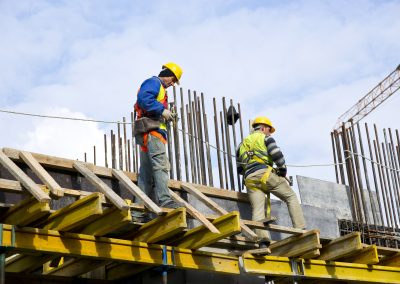 Análisis de precios unitarios, ingenieros trabajando usaron APUCONS